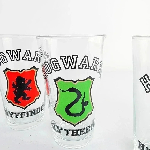 Harry Potter Hogwarts Varsity Crests 4-Pack Pint Glass Set - 16 Ounces - Picture 2 of 6